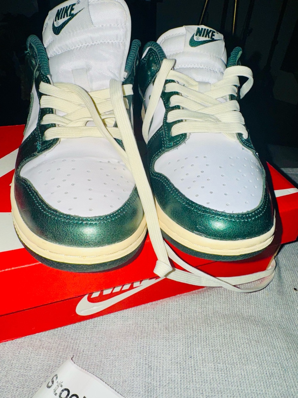 Nike Low-Top Sneakers in White & Metallic Green women size 6